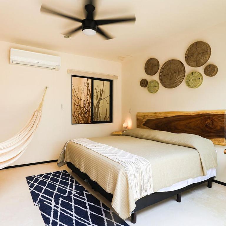 Luxurious 2Br 2 5 Ba in Residential Neighborhood - Two-Bedroom House - 6