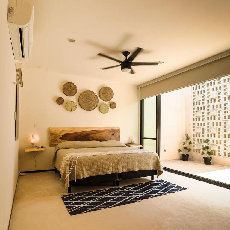 Luxurious 2Br 2 5 Ba in Residential Neighborhood - Two-Bedroom House - 9