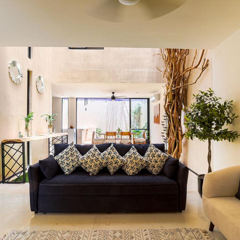 Luxurious 2Br 2 5 Ba in Residential Neighborhood - Two-Bedroom House - 18