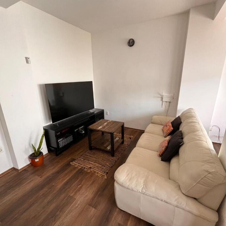 Entire house in Parque Batlle - One-Bedroom House - 1