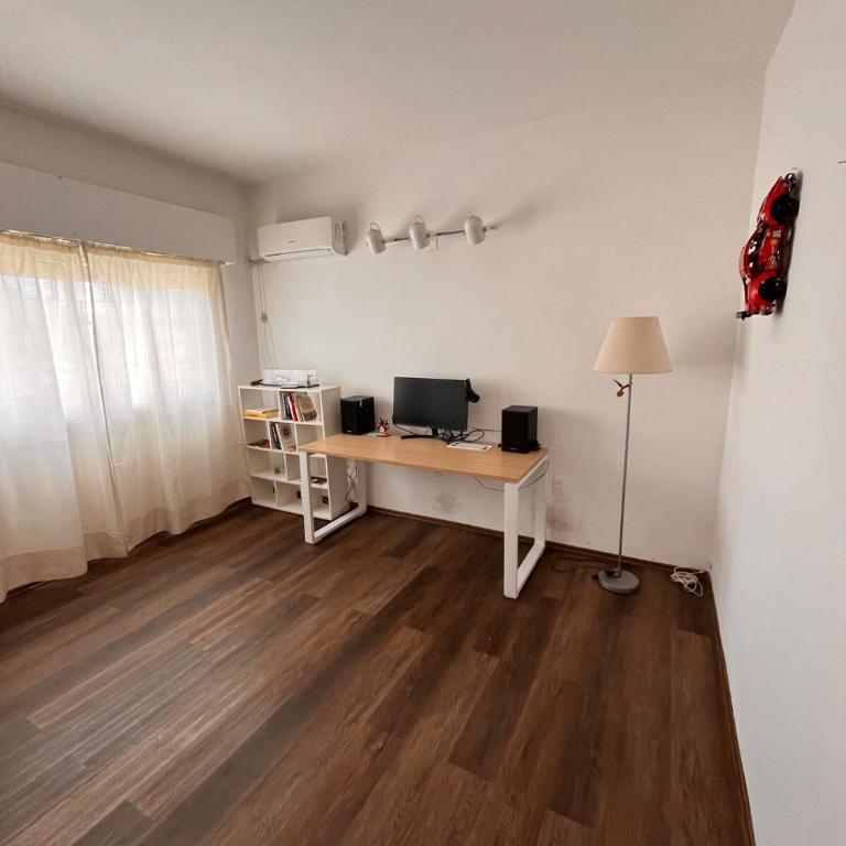 Entire house in Parque Batlle - One-Bedroom House - 9