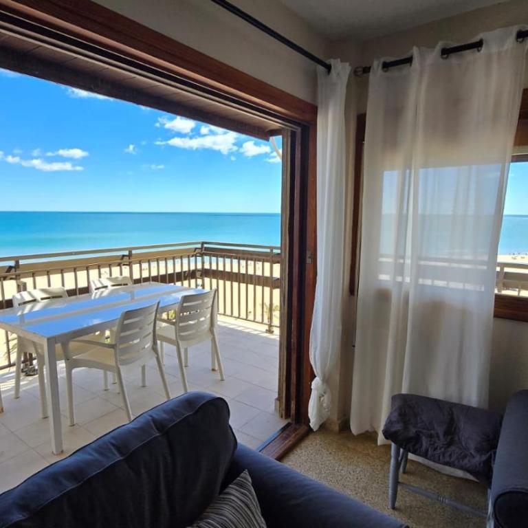 Magnifico piso en primera línea de playa - Apartamento - 2
