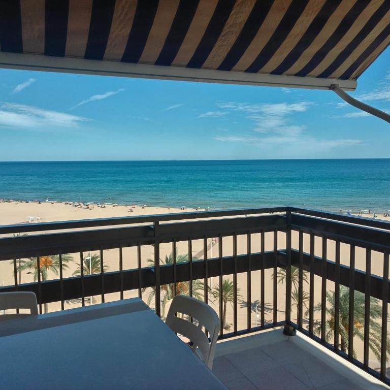 Magnifico piso en primera línea de playa - Apartamento - 9