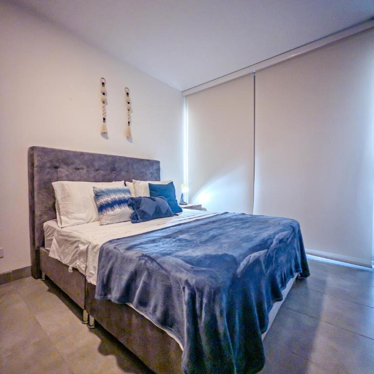 Apto Lujo Vista Mar Piscina AC WIFI Playa a 3 min en Santa Marina - One-Bedroom Apartment with Balcony and Sea View - 4