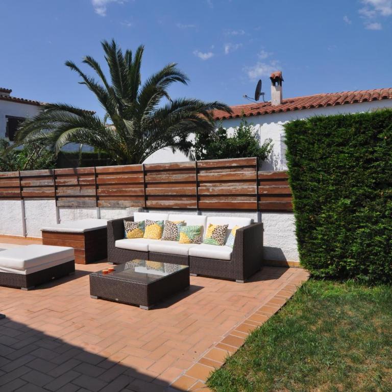 Casa Encantadora con Piscina Privada en Riells, Ideal para Familias y Amigos - HISP-7-1 - Villa - 4