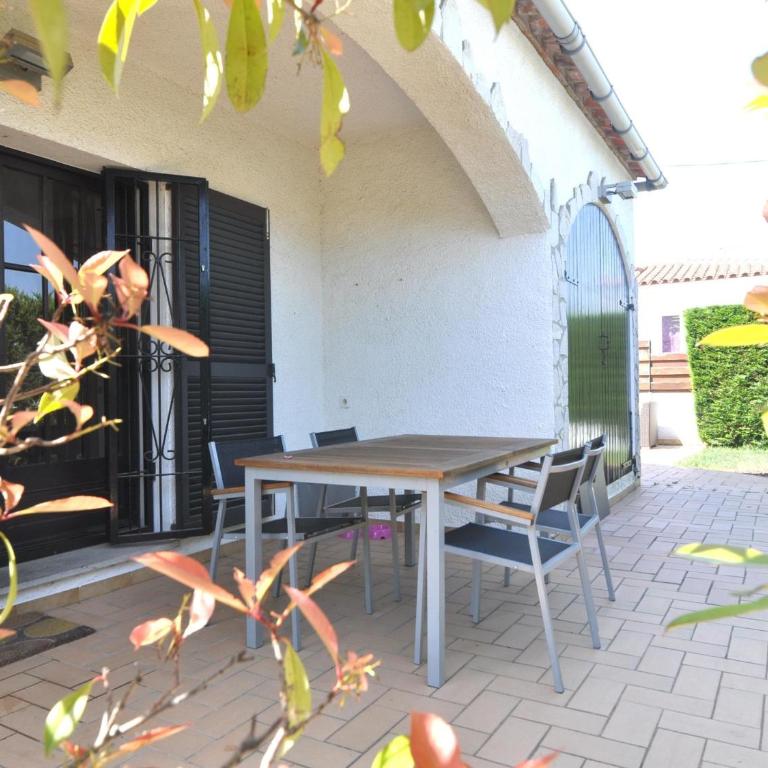 Casa Encantadora con Piscina Privada en Riells, Ideal para Familias y Amigos - HISP-7-1 - Villa - 5