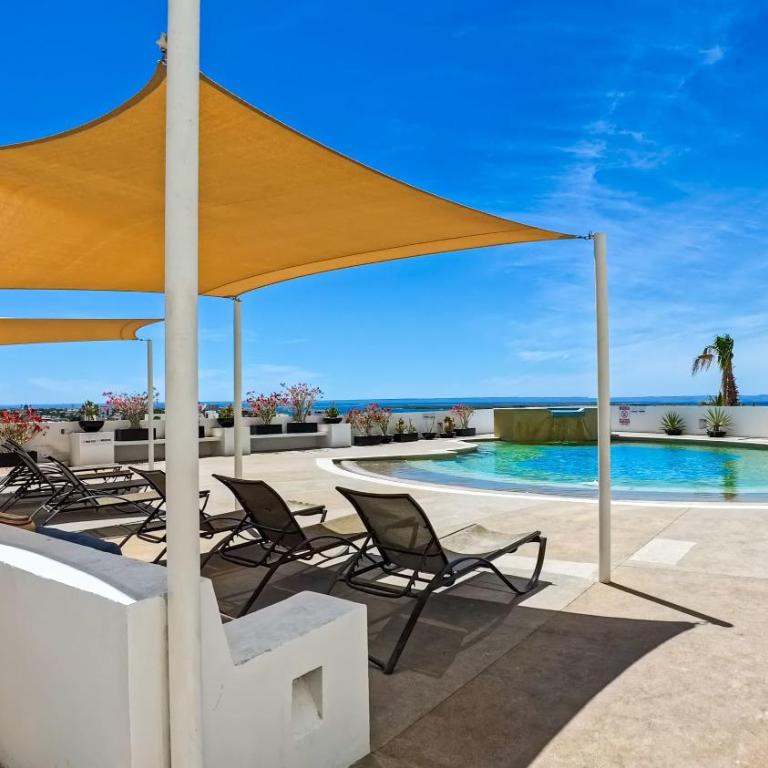 Luxurious 2-bedroom apartment steps from the beach - Apartamento - 9
