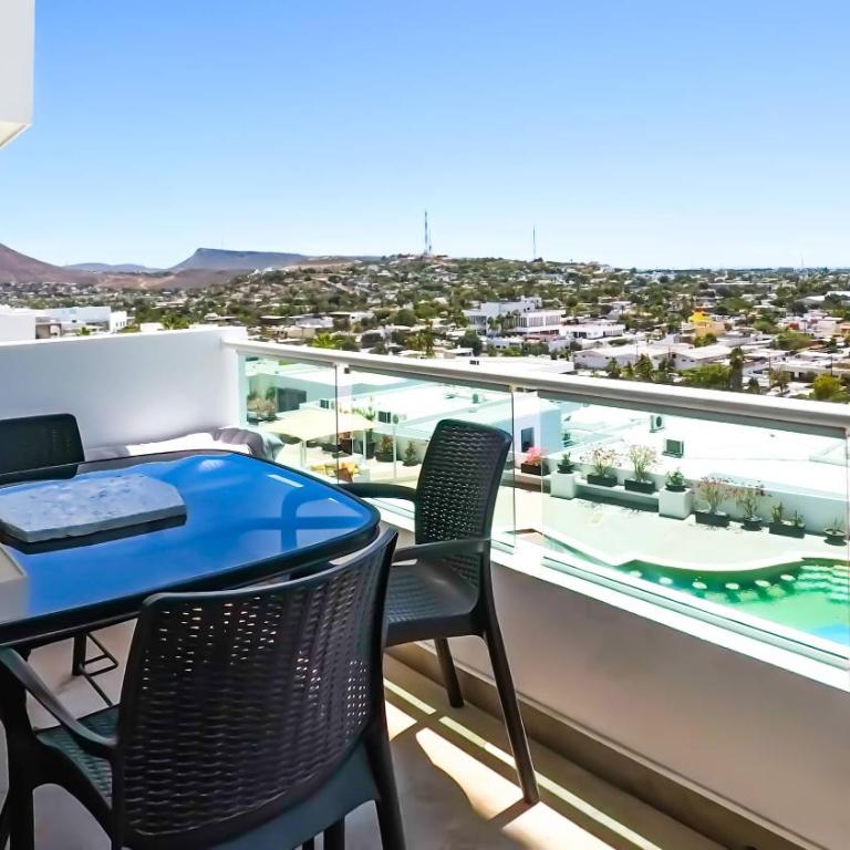Luxurious 2-bedroom apartment steps from the beach - Apartamento - 20
