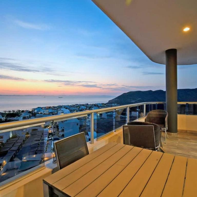 Gated Community Oceanview Condo Pool & Gym - Apartamento - 26