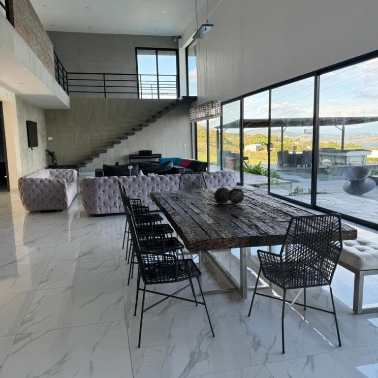 casa lago calima - Five-Bedroom House - 5