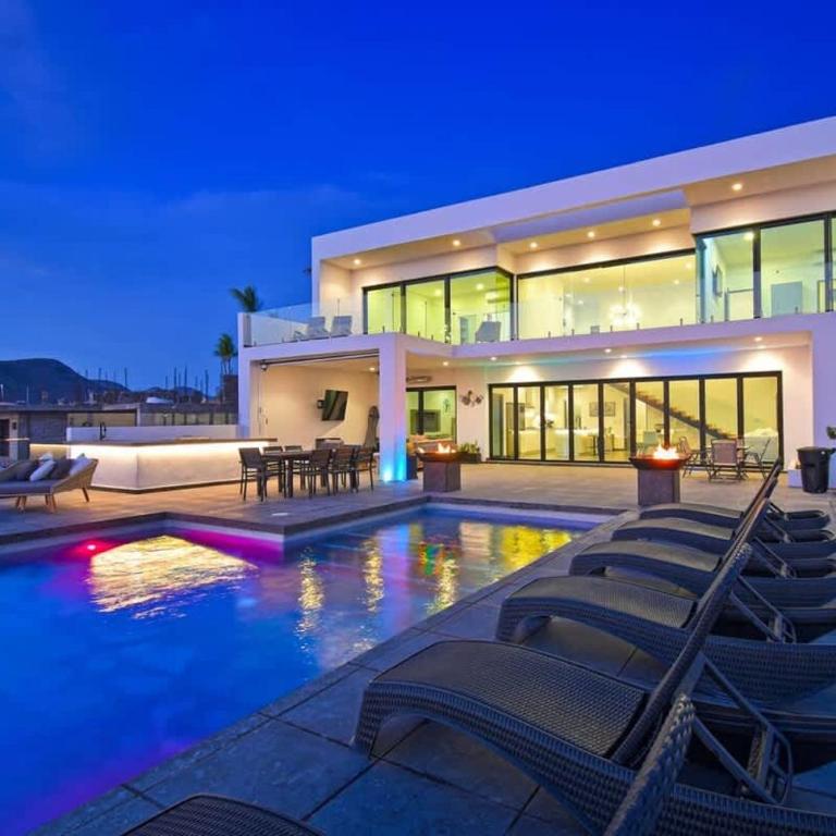 Infinity Pool Bay Views BBQ Walk to Beach - Casa - 38