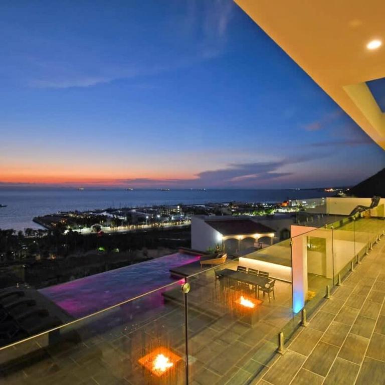 Infinity Pool Bay Views BBQ Walk to Beach - Casa - 42