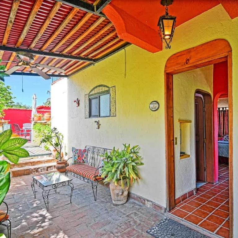 Suite Steps from Malecon Beach Dining Stripe - Suite - 9