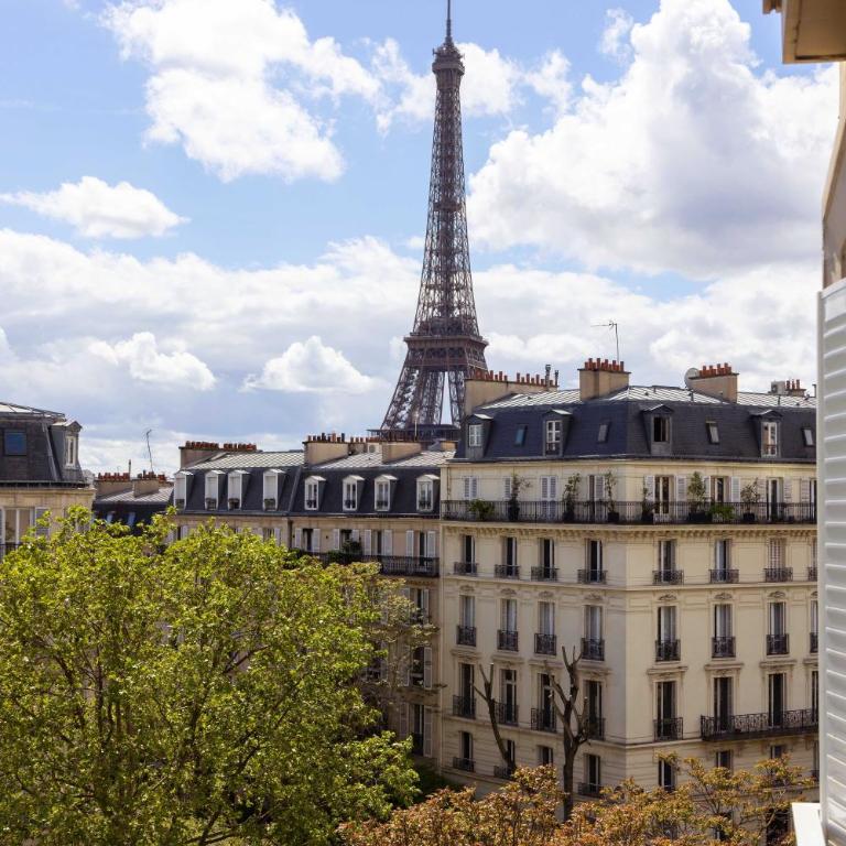 Luxurious home in Paris for 6 people - Two-Bedroom Apartment - 17