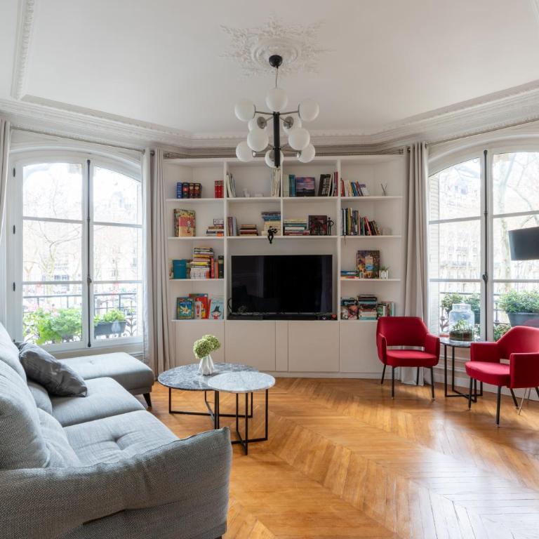 Bright And Spacious 3BDR Apt Near Eiffel Tower - Appartement - 1