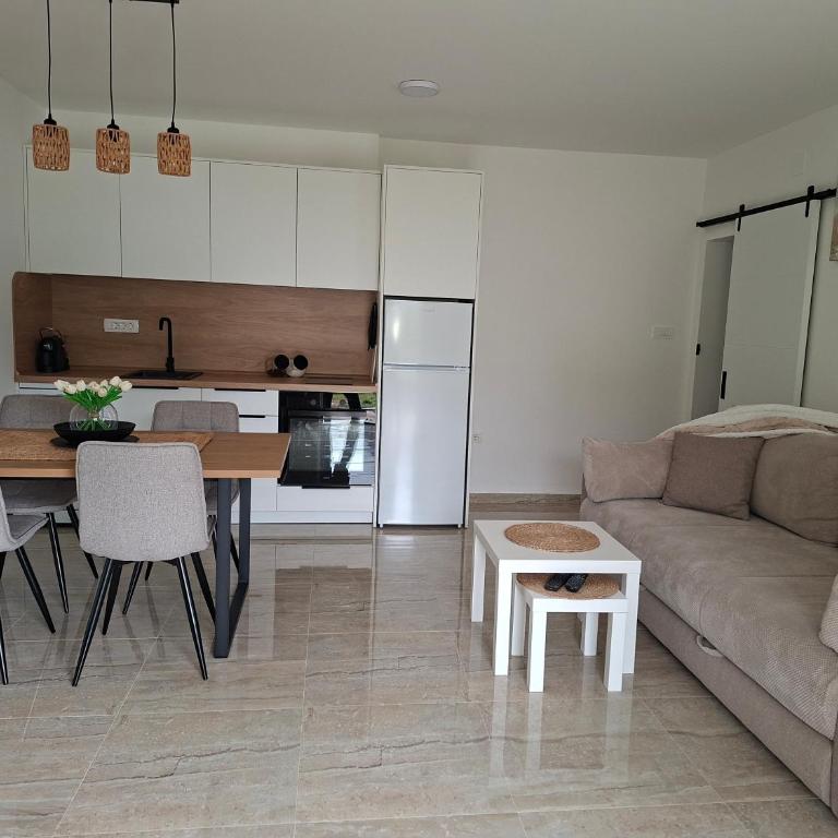 Lana - One-Bedroom Apartment - 19