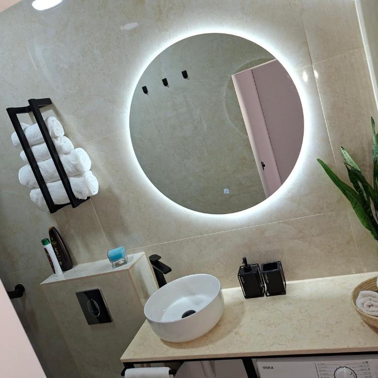 Lana - One-Bedroom Apartment - 33