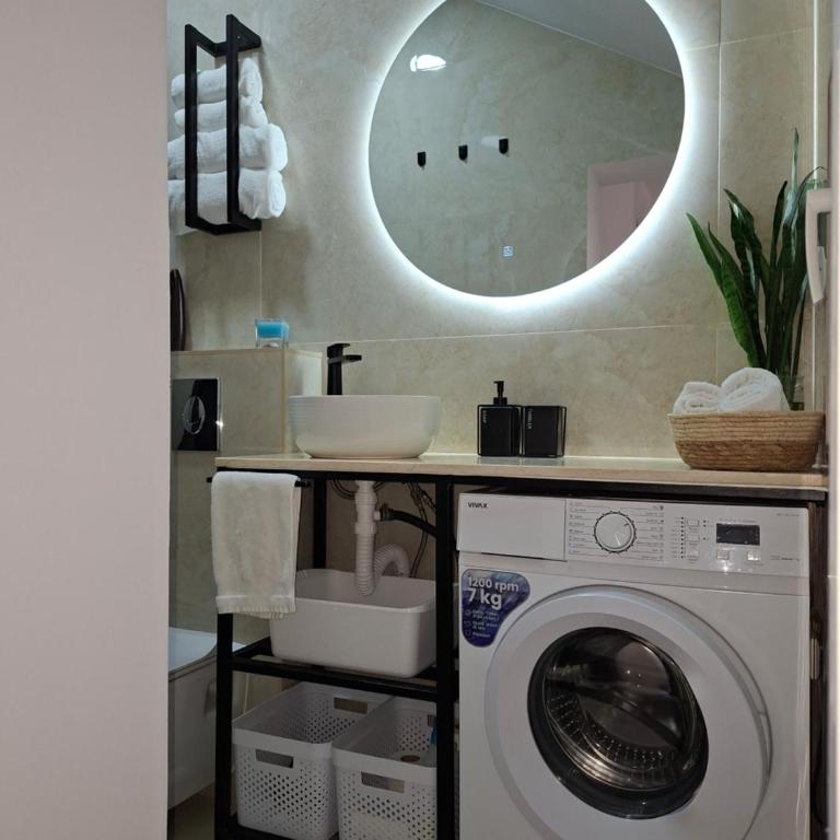 Lana - One-Bedroom Apartment - 34