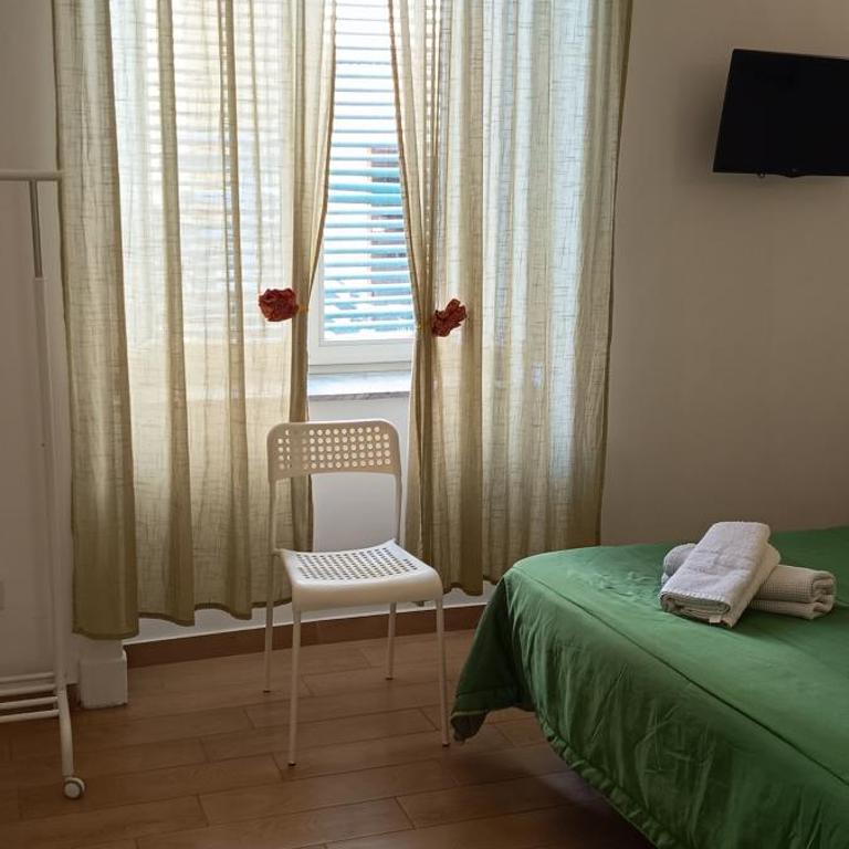 Casa Laura Oliva Mancini - Camera Familiare con Bagno Privato - 8