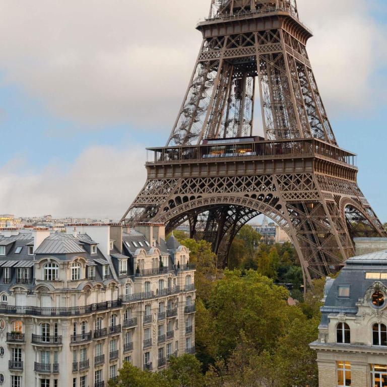 Pullman Paris Tour Eiffel - Chambre Lit King-Size Deluxe - Balcon avec Vue Tour Eiffel - 1