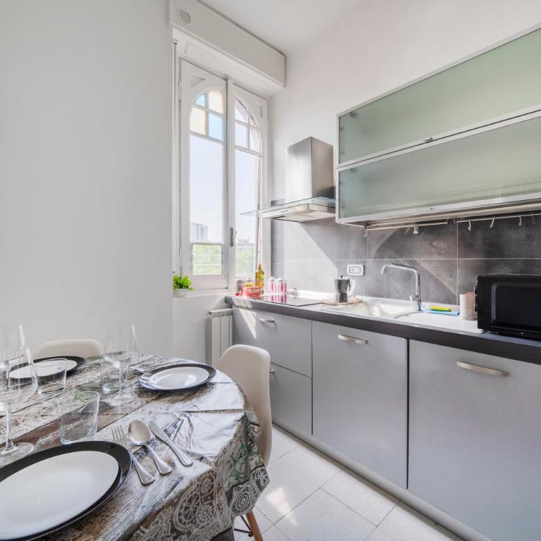 Station 1 min - Monza Center, Milan - Wifi and AC - Two-Bedroom Apartment - 25