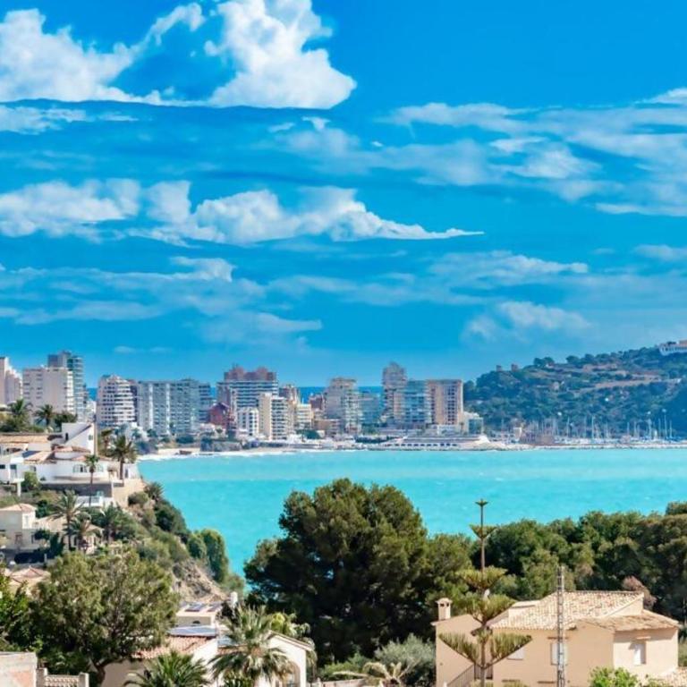 Bungalow Montesol con Vistas al Mar y Montaña - Four-Bedroom Vacation Home - 25