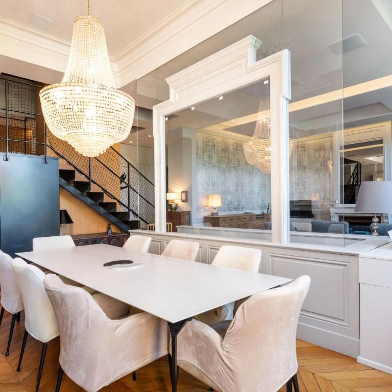 Découverte - une villa avec piscine qui révèle tout son charme - Maison de Vacances - 17
