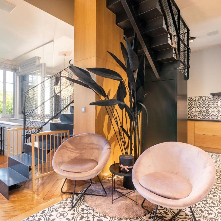 Découverte - une villa avec piscine qui révèle tout son charme - Maison de Vacances - 21