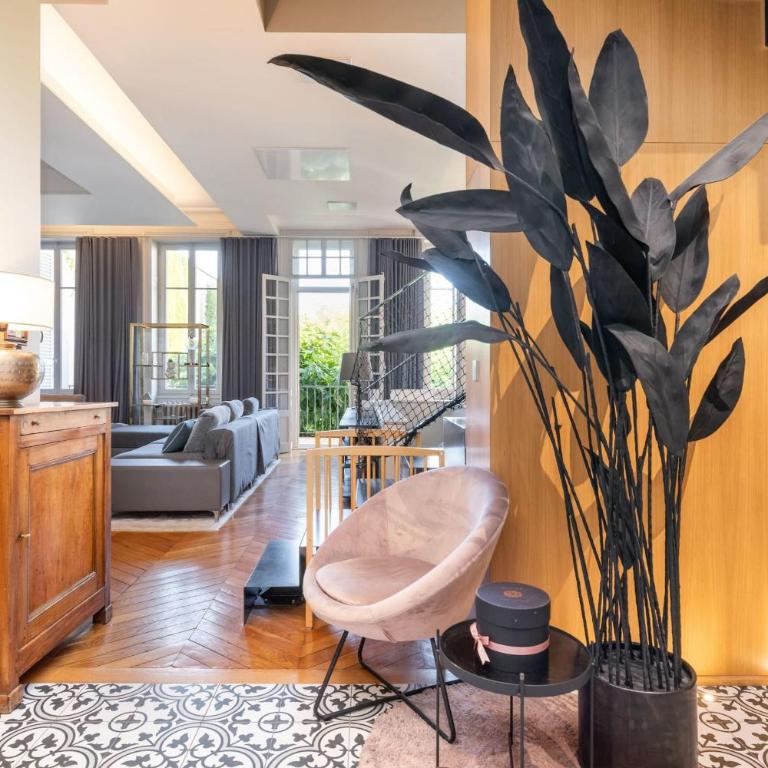 Découverte - une villa avec piscine qui révèle tout son charme - Maison de Vacances - 22