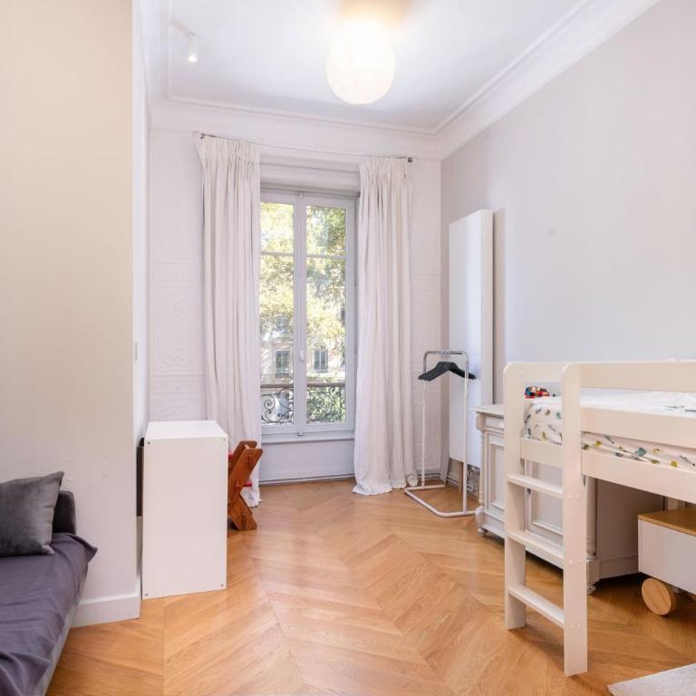 Découverte - une villa avec piscine qui révèle tout son charme - Maison de Vacances - 29