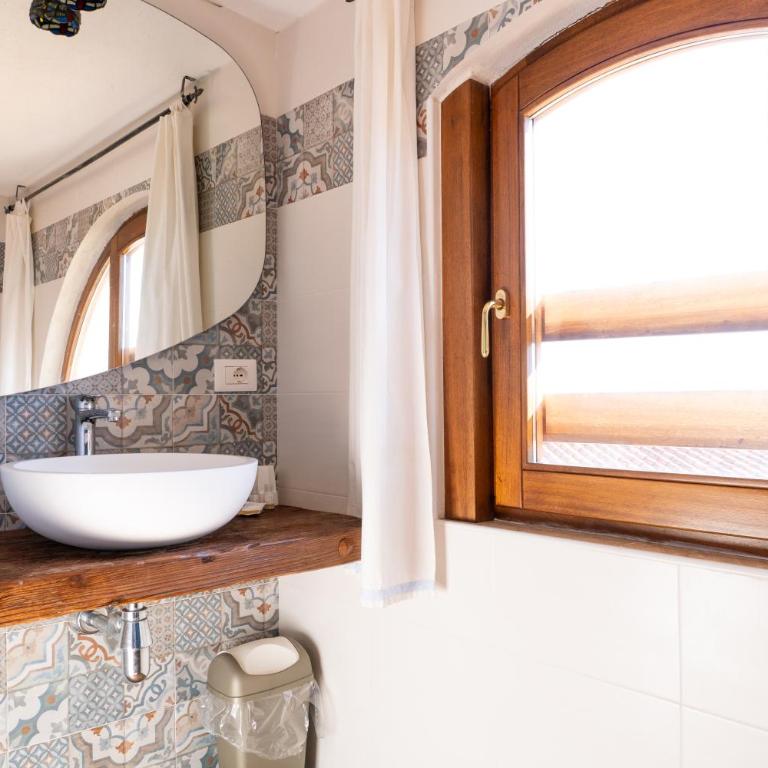 Casa Ombrina - Camera Superior Matrimoniale/Doppia con Letti Singoli con Vista Mare - 10