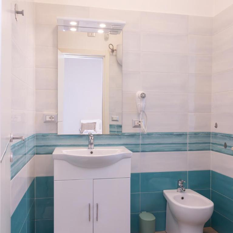 B&B Domus Vettii - Camera Matrimoniale Budget - 10