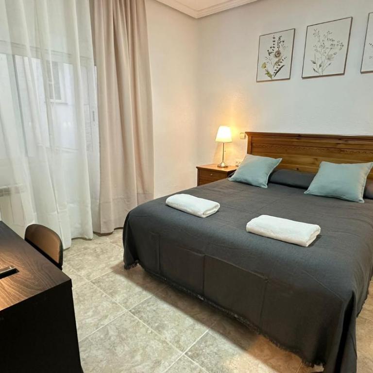Habitaciones Díaz - Double Room with Private Bathroom - 3