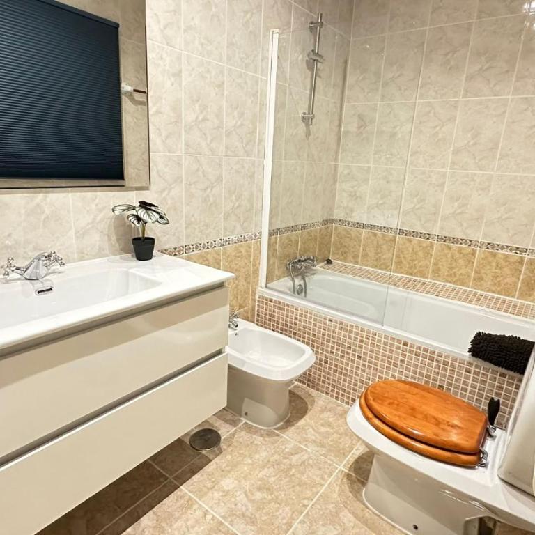 Habitaciones Díaz - Double Room with Private Bathroom - 2