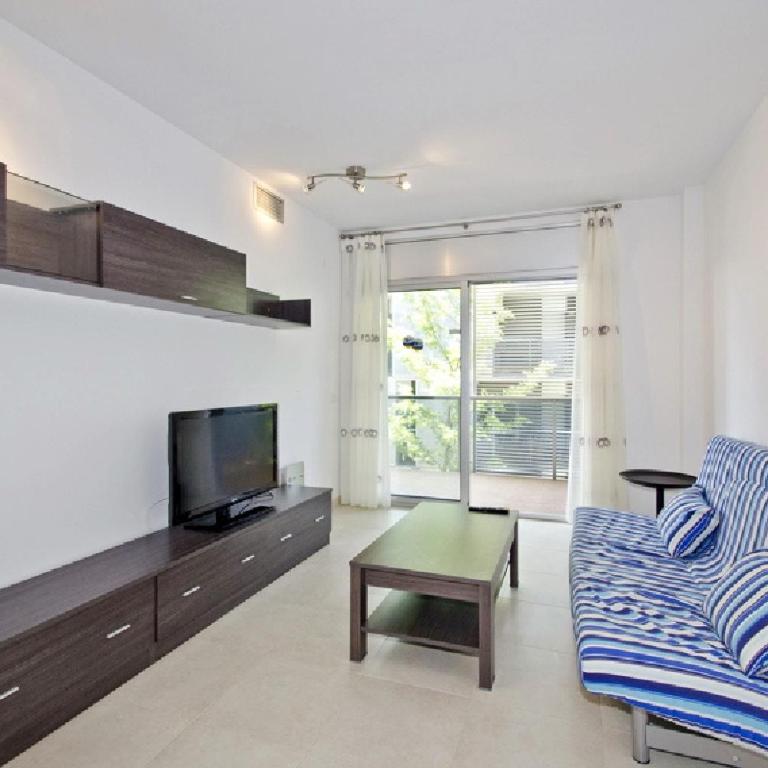 UHC Paradise Village Family Complex - Two-Bedroom Apartment - 14