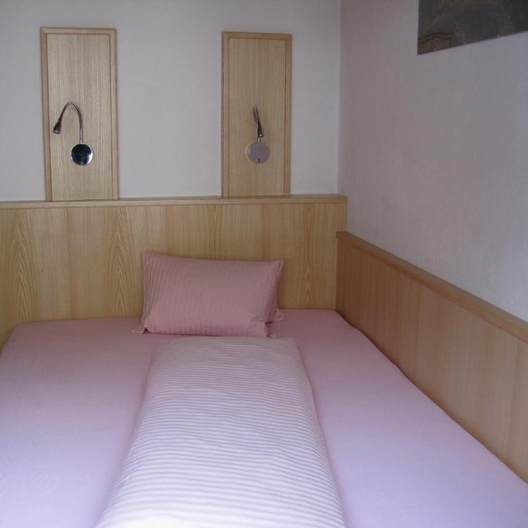 Haus am Dorfplatz - Superior Apartment mit Dusche - 8