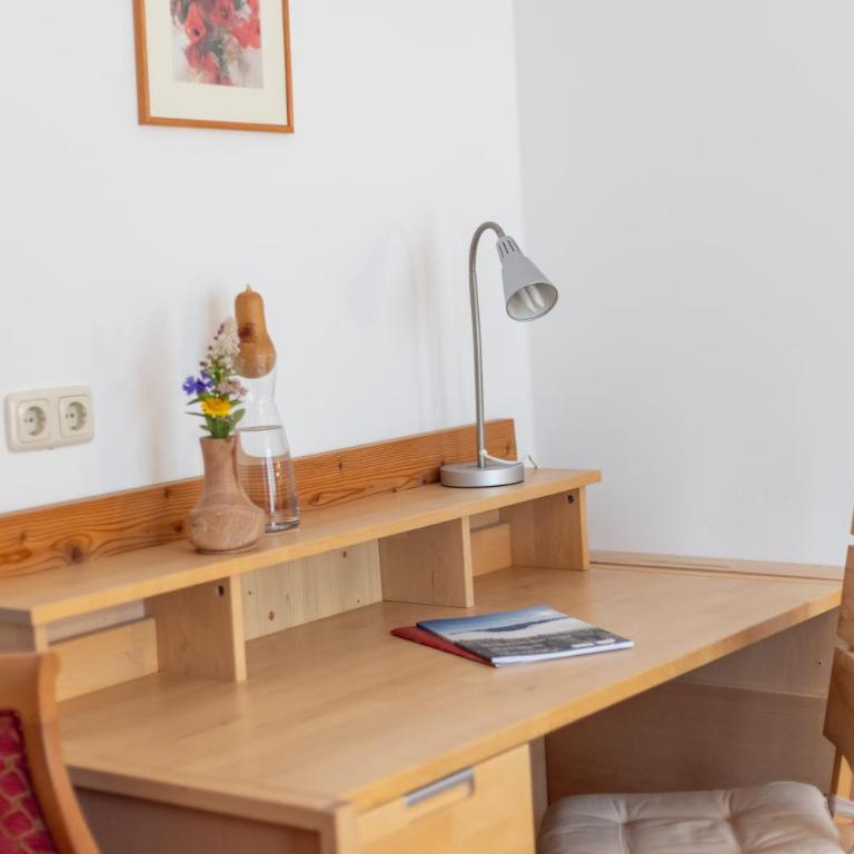 Pension Mayerhofer - Doppelzimmer mit Balkon - 3