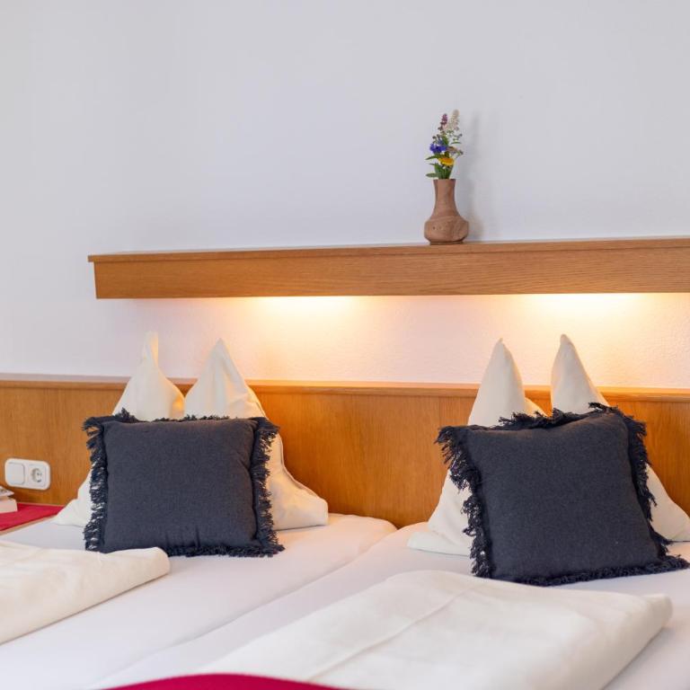 Pension Mayerhofer - Doppelzimmer mit Balkon - 2
