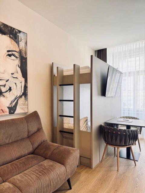 Aparthotel Lavilo City Center - Vierbettzimmer - 1