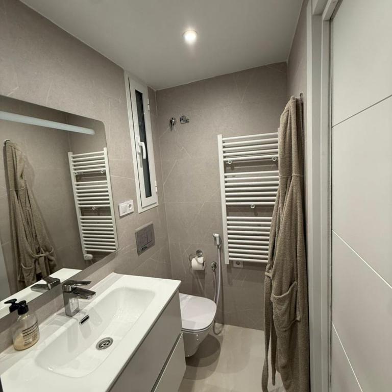 Luxury Apartement - Alicant Center - Three-Bedroom Apartment - 8