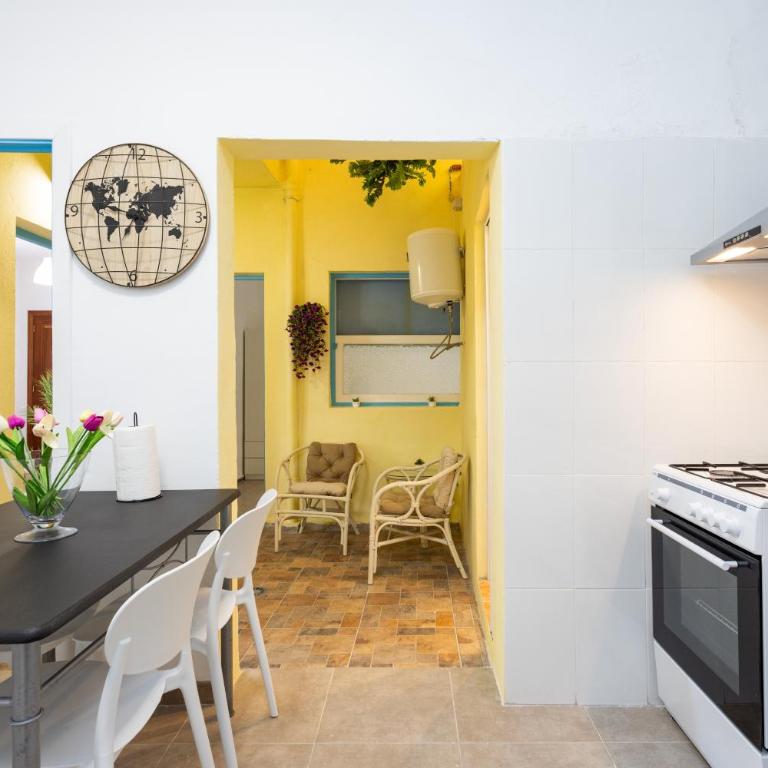 Home2Book Charming Apt with Interior Patio - Apartamento de 2 dormitorios - 11
