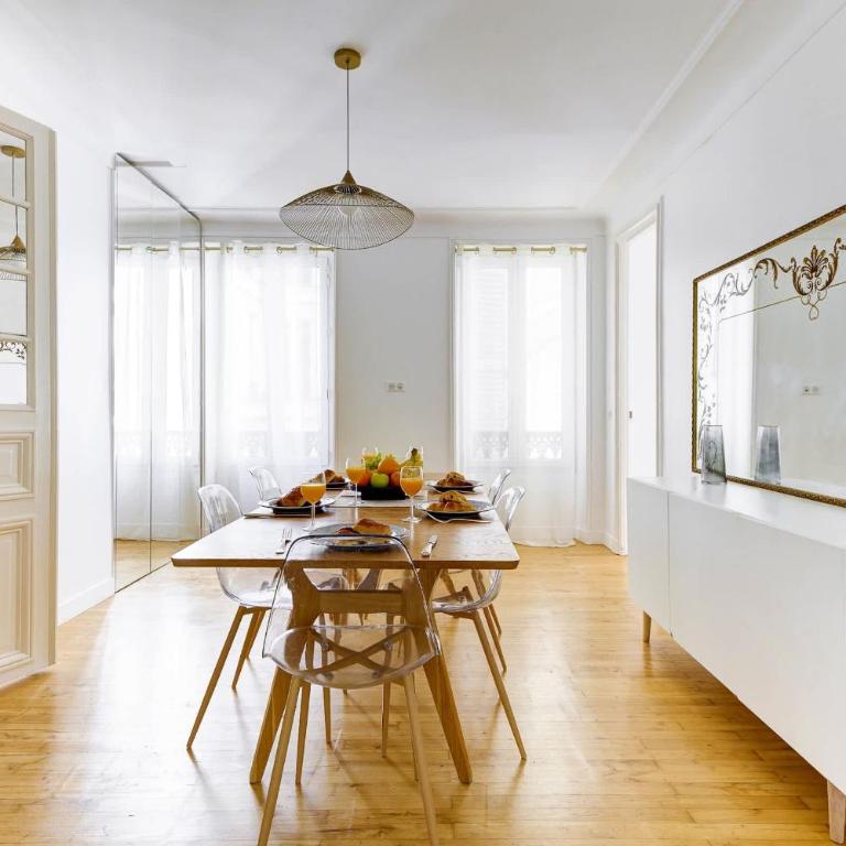 BnBNova - 3BR 2BA - Champs-Élysées & Arc de Triomphe - Apartment - 10