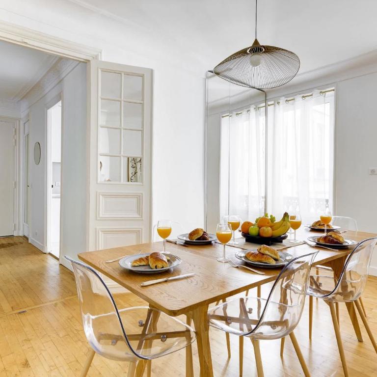BnBNova - 3BR 2BA - Champs-Élysées & Arc de Triomphe - Apartment - 11
