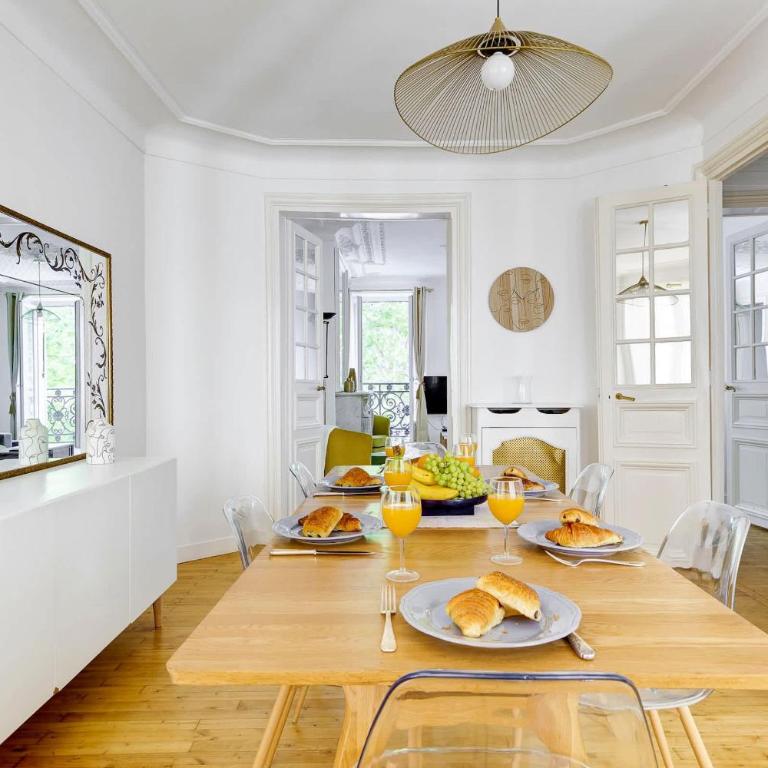 BnBNova - 3BR 2BA - Champs-Élysées & Arc de Triomphe - Apartment - 16