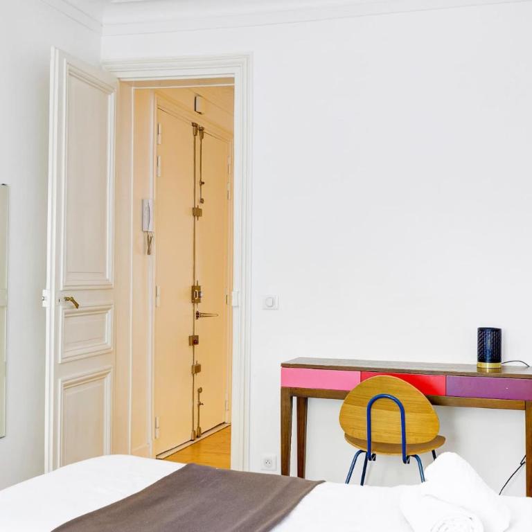 BnBNova - 3BR 2BA - Champs-Élysées & Arc de Triomphe - Apartment - 29