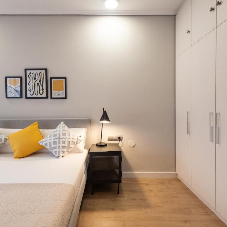 Colón by Concept Flats - Three-Bedroom Apartment - 7