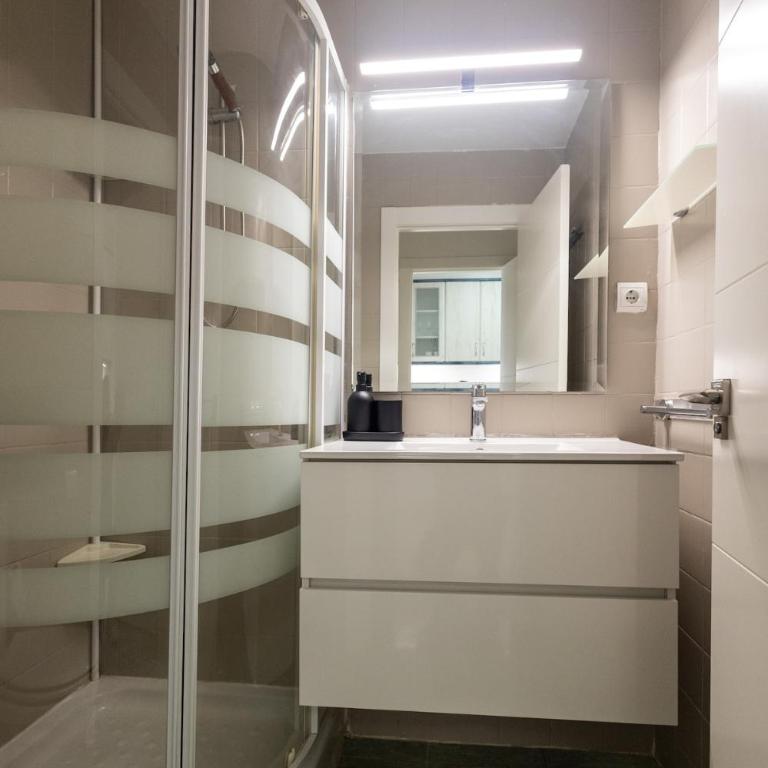 Colón by Concept Flats - Three-Bedroom Apartment - 12