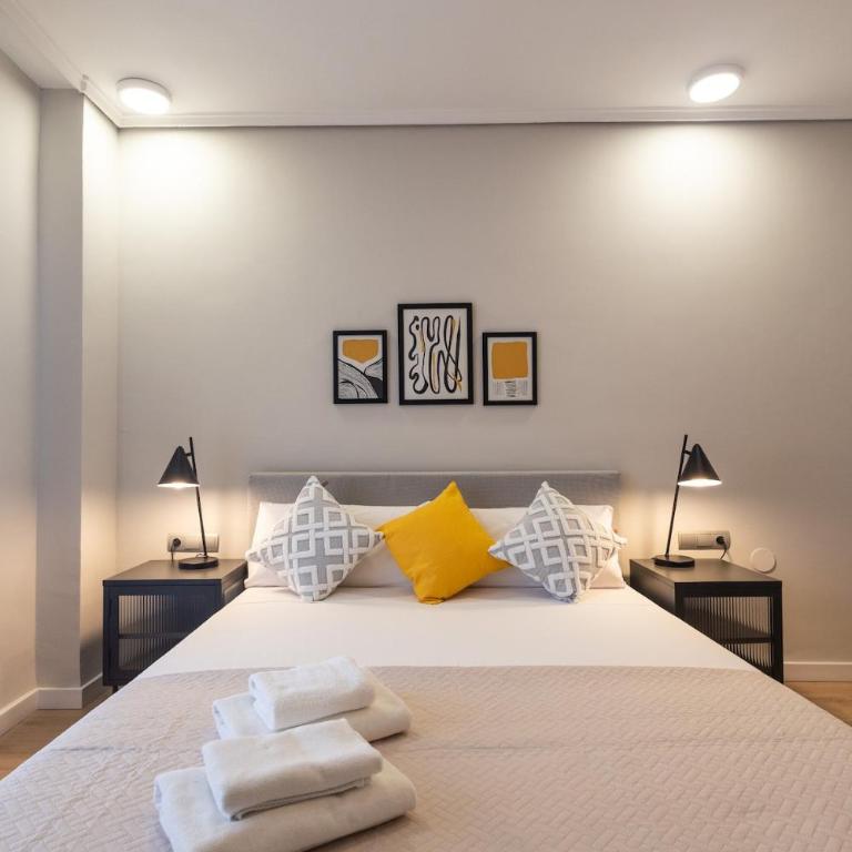 Colón by Concept Flats - Three-Bedroom Apartment - 13