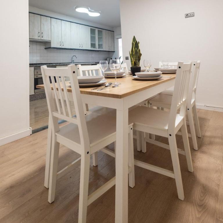 Colón by Concept Flats - Three-Bedroom Apartment - 17