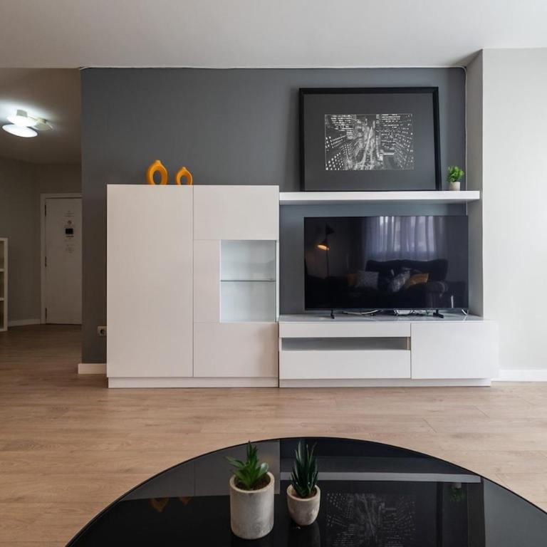 Colón by Concept Flats - Three-Bedroom Apartment - 23